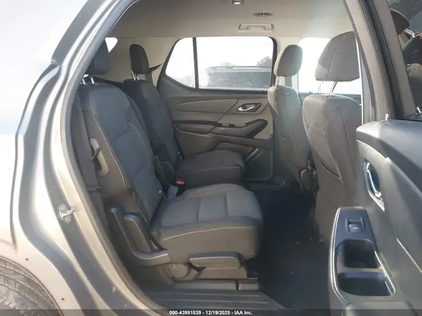 1GNERGKW5JJ194906 2018 CHEVROLET TRAVERSE - Image 8