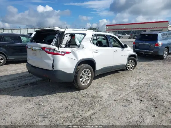 2018 CHEVROLET TRAVERSE IAAI lot 42977703 auction photo 4