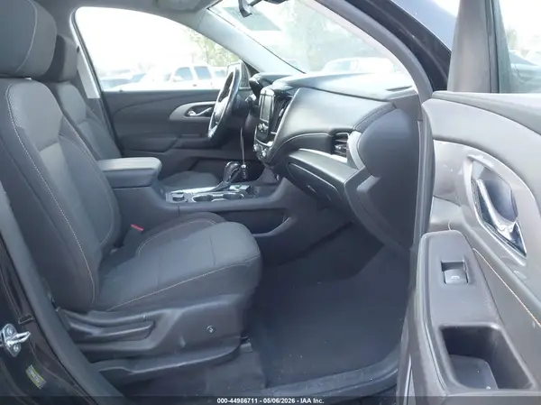 2019 CHEVROLET TRAVERSE IAAI lot 44986711 auction photo 5