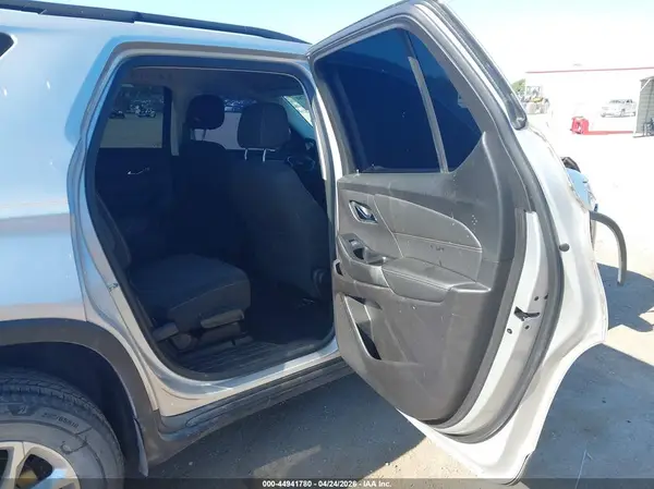 1GNERGKW5KJ268388 2019 CHEVROLET TRAVERSE - Image 8