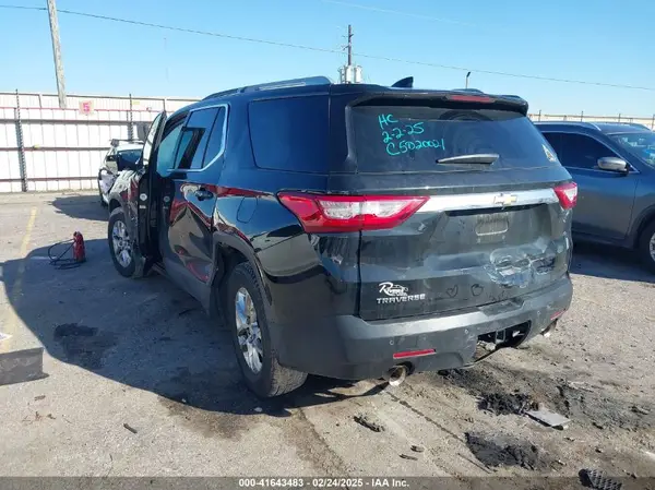 1GNERGKW6JJ115744 2018 CHEVROLET TRAVERSE - Image 2
