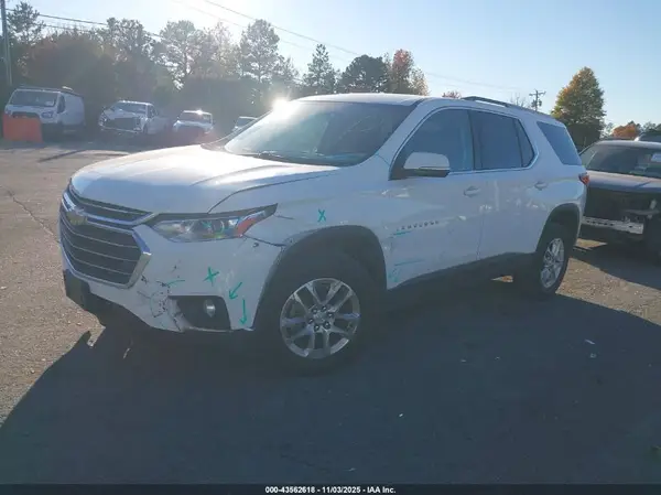 1GNERGKW6JJ205735 2018 CHEVROLET TRAVERSE - Image 2