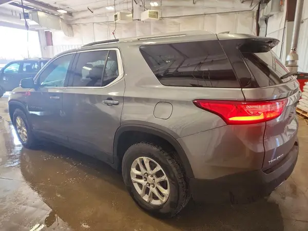 1GNERGKW6JJ224091 2018 CHEVROLET TRAVERSE - Image 2