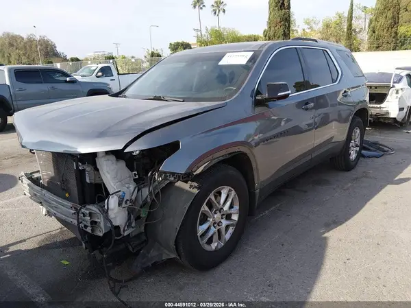 1GNERGKW6JJ285439 2018 CHEVROLET TRAVERSE - Image 2