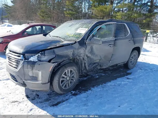 1GNERGKW6PJ182496 2023 CHEVROLET TRAVERSE - Image 2
