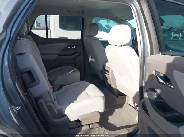 1GNERGKW7JJ121830 2018 CHEVROLET TRAVERSE - Image 8