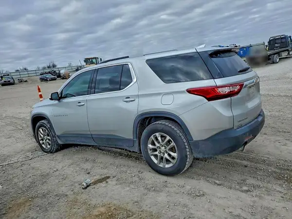 1GNERGKW7JJ179100 2018 CHEVROLET TRAVERSE - Image 2