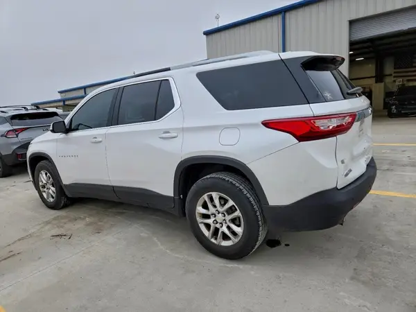 1GNERGKW7JJ208062 2018 CHEVROLET TRAVERSE - Image 2