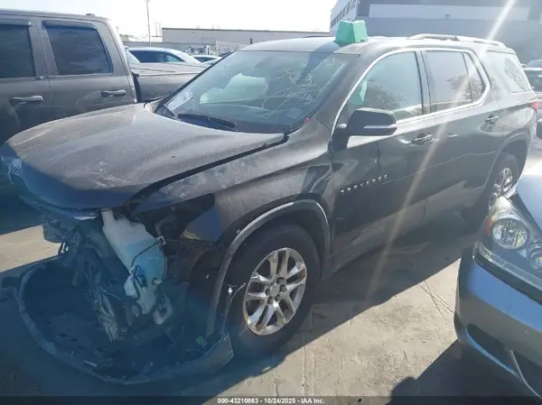 1GNERGKW7JJ258461 2018 CHEVROLET TRAVERSE - Image 2