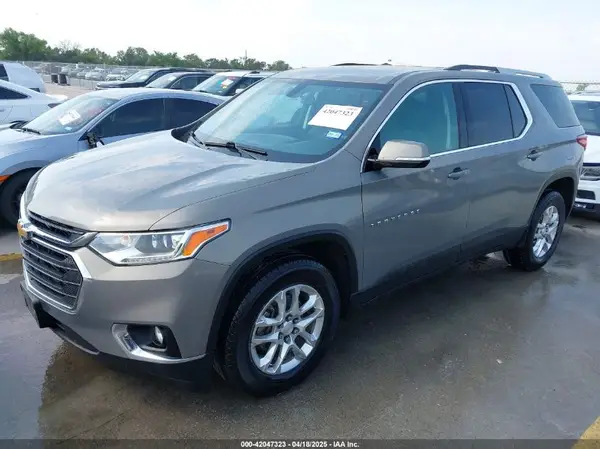 1GNERGKW7JJ272960 2018 CHEVROLET TRAVERSE - Image 2