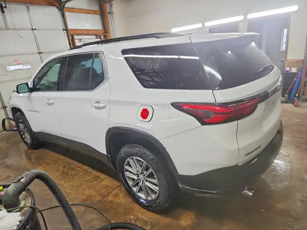 1GNERGKW7PJ178022 2023 CHEVROLET TRAVERSE - Image 2