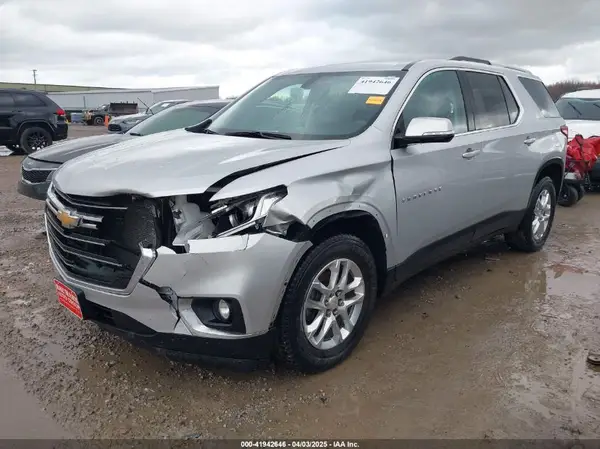 1GNERGKW8JJ104647 2018 CHEVROLET TRAVERSE - Image 2