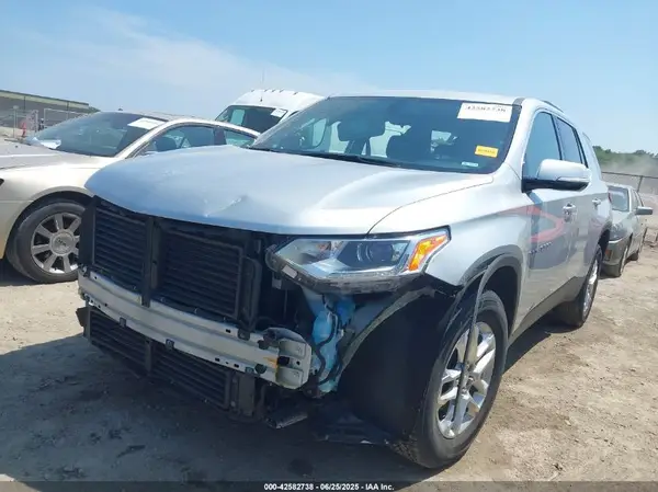 1GNERGKW8JJ180711 2018 CHEVROLET TRAVERSE - Image 2