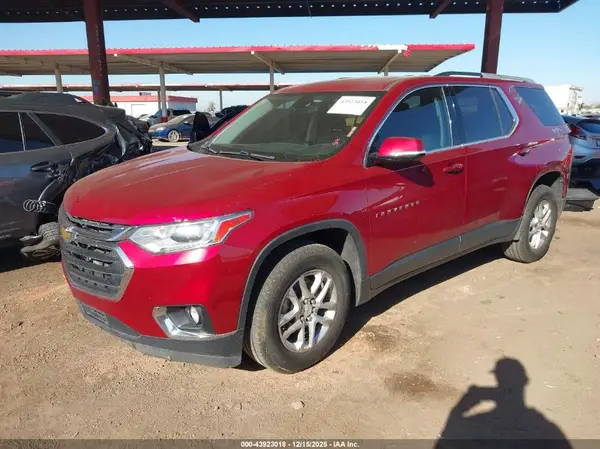 1GNERGKW8JJ202268 2018 CHEVROLET TRAVERSE - Image 2
