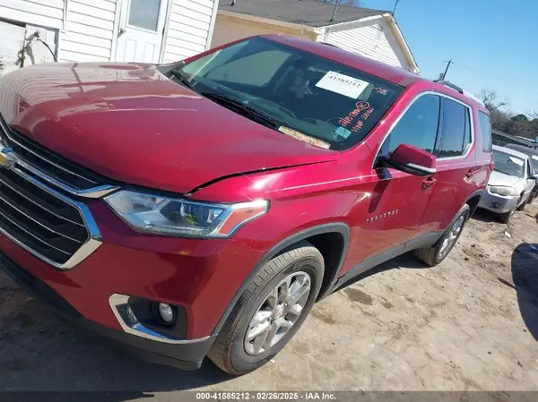 1GNERGKW8JJ210421 2018 CHEVROLET TRAVERSE - Image 2