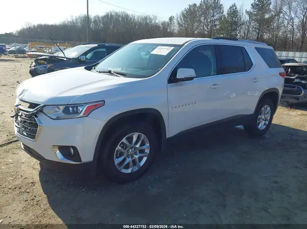 1GNERGKW8JJ284275 2018 CHEVROLET TRAVERSE - Image 2