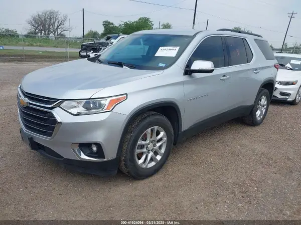 1GNERGKW8KJ155843 2019 CHEVROLET TRAVERSE - Image 2