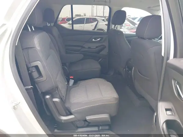 1GNERGKW8KJ155843 2019 CHEVROLET TRAVERSE - Image 8