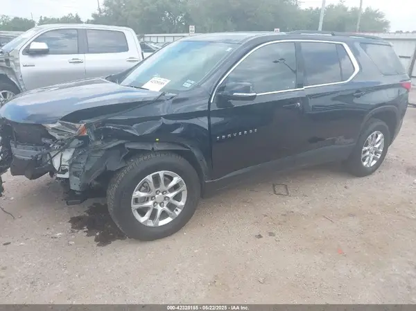 1GNERGKW8LJ137974 2020 CHEVROLET TRAVERSE - Image 2