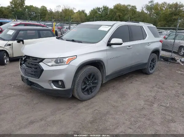 1GNERGKWXJJ151372 2018 CHEVROLET TRAVERSE - Image 2
