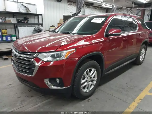 1GNERGKWXJJ195985 2018 CHEVROLET TRAVERSE - Image 2