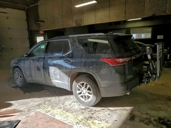 1GNERGKWXJJ212817 2018 CHEVROLET TRAVERSE - Image 2
