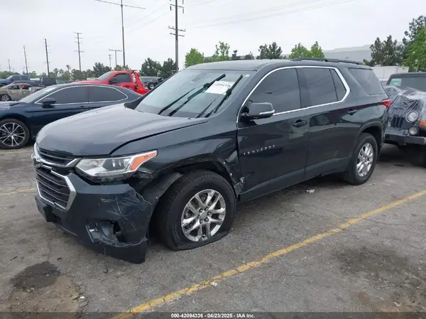 1GNERGKWXLJ320261 2020 CHEVROLET TRAVERSE - Image 2