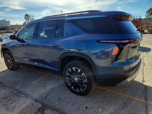 1GNERGRS4SJ274251 2025 CHEVROLET TRAVERSE - Image 2