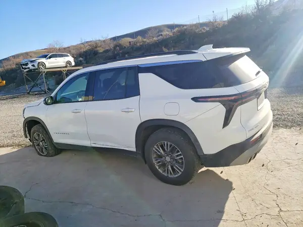 1GNERGRS7SJ157358 2025 CHEVROLET TRAVERSE - Image 2
