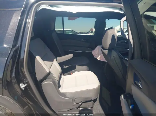 1GNERGRS8SJ203702 2025 CHEVROLET TRAVERSE - Image 8