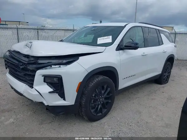 1GNERGRS8SJ211623 2025 CHEVROLET TRAVERSE - Image 2