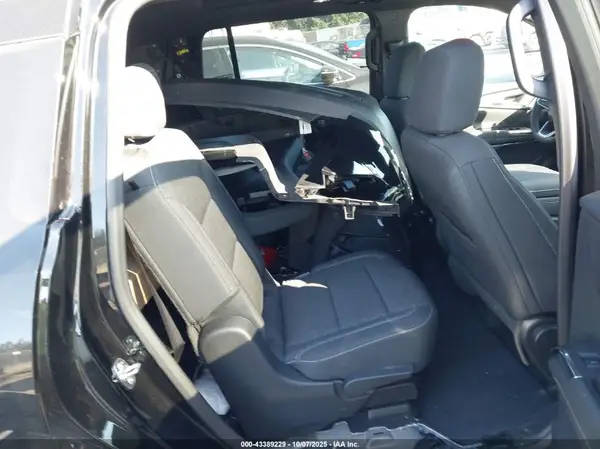 1GNERGRS9SJ259261 2025 CHEVROLET TRAVERSE - Image 8