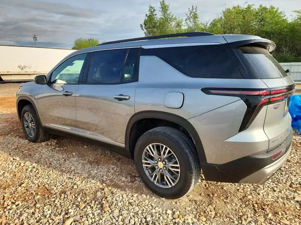 1GNERGRS9SJ276478 2025 CHEVROLET TRAVERSE - Image 2