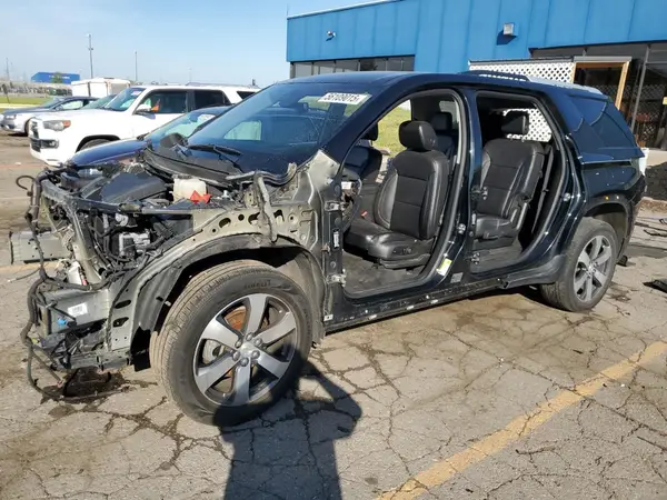 1GNERHKW0JJ101845 2018 CHEVROLET TRAVERSE - Image 1