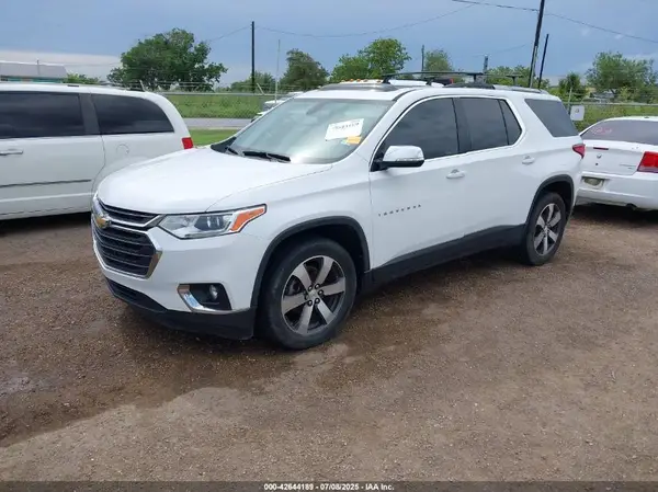 1GNERHKW0JJ155405 2018 CHEVROLET TRAVERSE - Image 2
