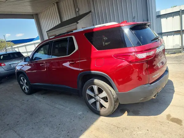1GNERHKW0JJ239868 2018 CHEVROLET TRAVERSE - Image 2