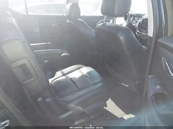 1GNERHKW0JJ261062 2018 CHEVROLET TRAVERSE - Image 8