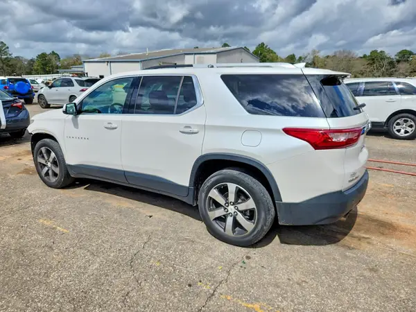 1GNERHKW1JJ105788 2018 CHEVROLET TRAVERSE - Image 2