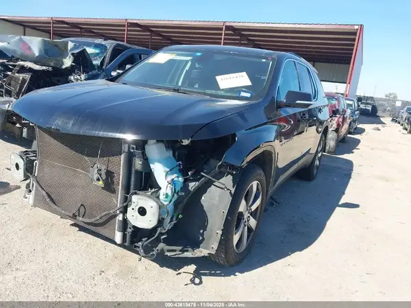 1GNERHKW1JJ239331 2018 CHEVROLET TRAVERSE - Image 2