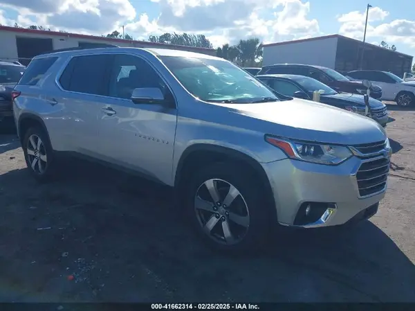 1GNERHKW1LJ245617 2020 CHEVROLET TRAVERSE - Image 1
