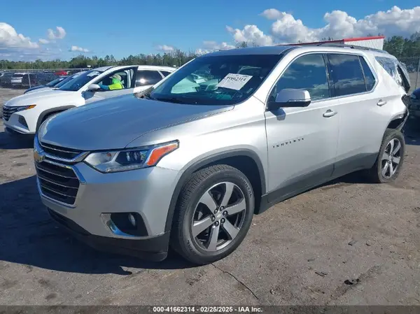 1GNERHKW1LJ245617 2020 CHEVROLET TRAVERSE - Image 2