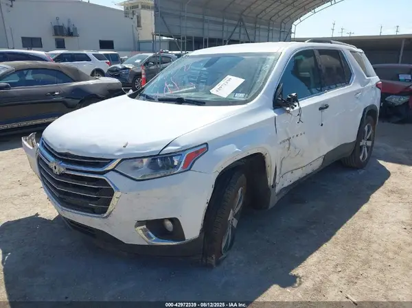 1GNERHKW2JJ160458 2018 CHEVROLET TRAVERSE - Image 2