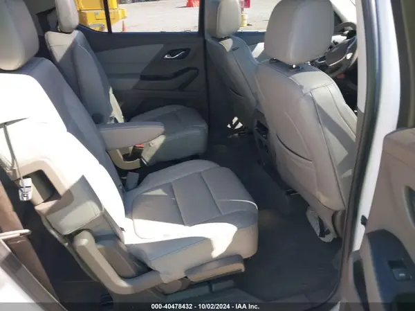 1GNERHKW3JJ110586 2018 CHEVROLET TRAVERSE - Image 8