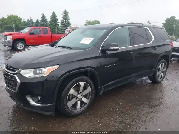1GNERHKW3JJ237919 2018 CHEVROLET TRAVERSE - Image 2