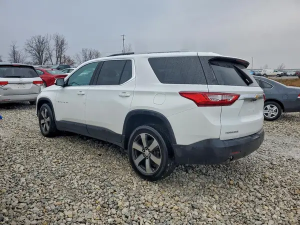 1GNERHKW3JJ268054 2018 CHEVROLET TRAVERSE - Image 2