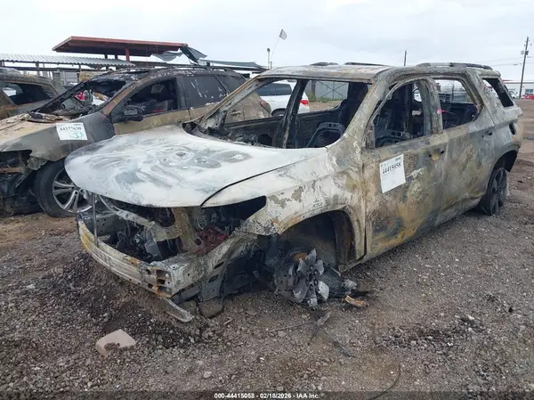 1GNERHKW4JJ173051 2018 CHEVROLET TRAVERSE - Image 2
