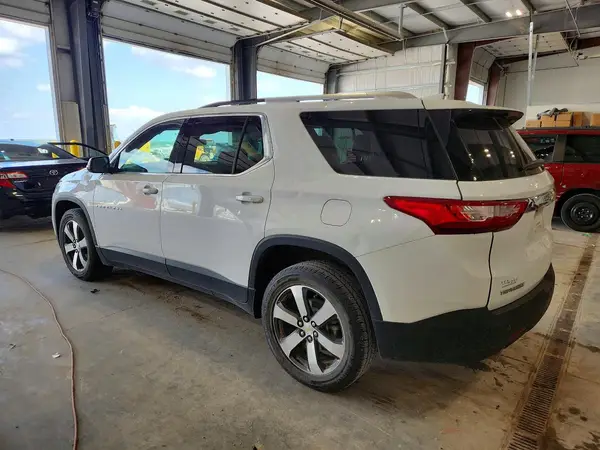 1GNERHKW5JJ237601 2018 CHEVROLET TRAVERSE - Image 2