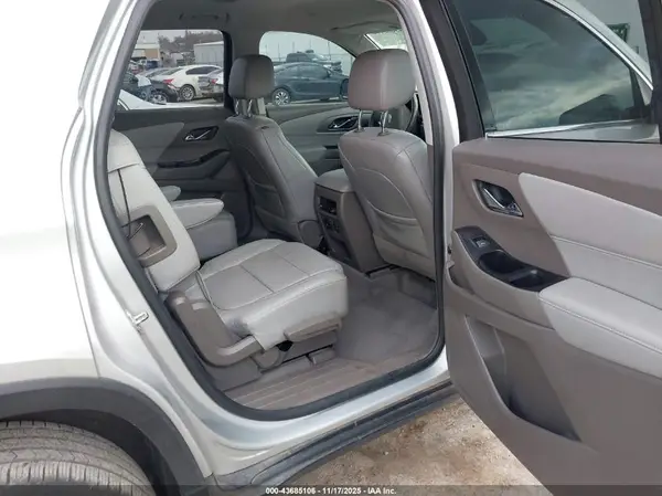 1GNERHKW5KJ115628 2019 CHEVROLET TRAVERSE - Image 8
