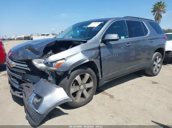 1GNERHKW5LJ134942 2020 CHEVROLET TRAVERSE - Image 2