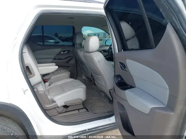 1GNERHKW6JJ241284 2018 CHEVROLET TRAVERSE - Image 8